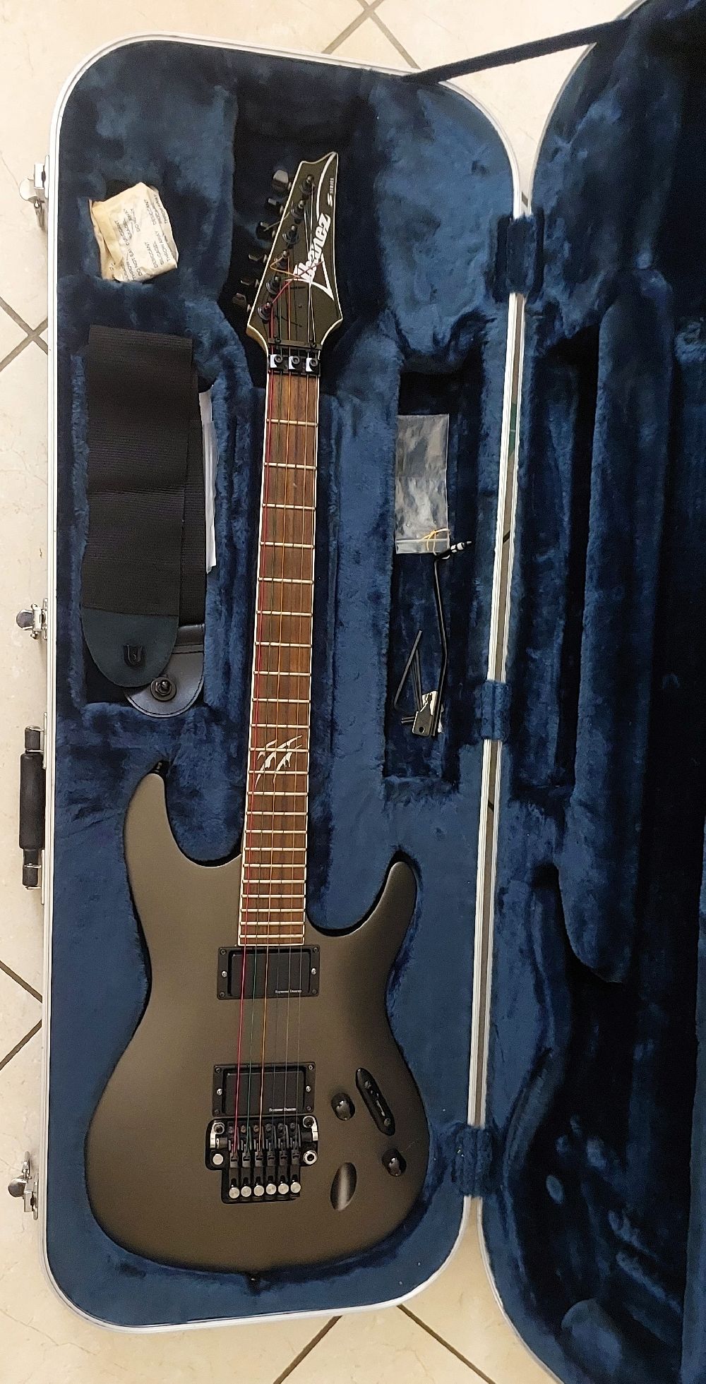 Chitarra Elettrica Corpo Solido Viola, Manico Acero, 22 Fret, Reliqqa, Destrorsi