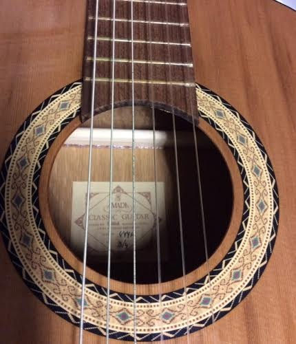 Guitare Classique AMADA Vendre Guitare Classique AMADA Vendre